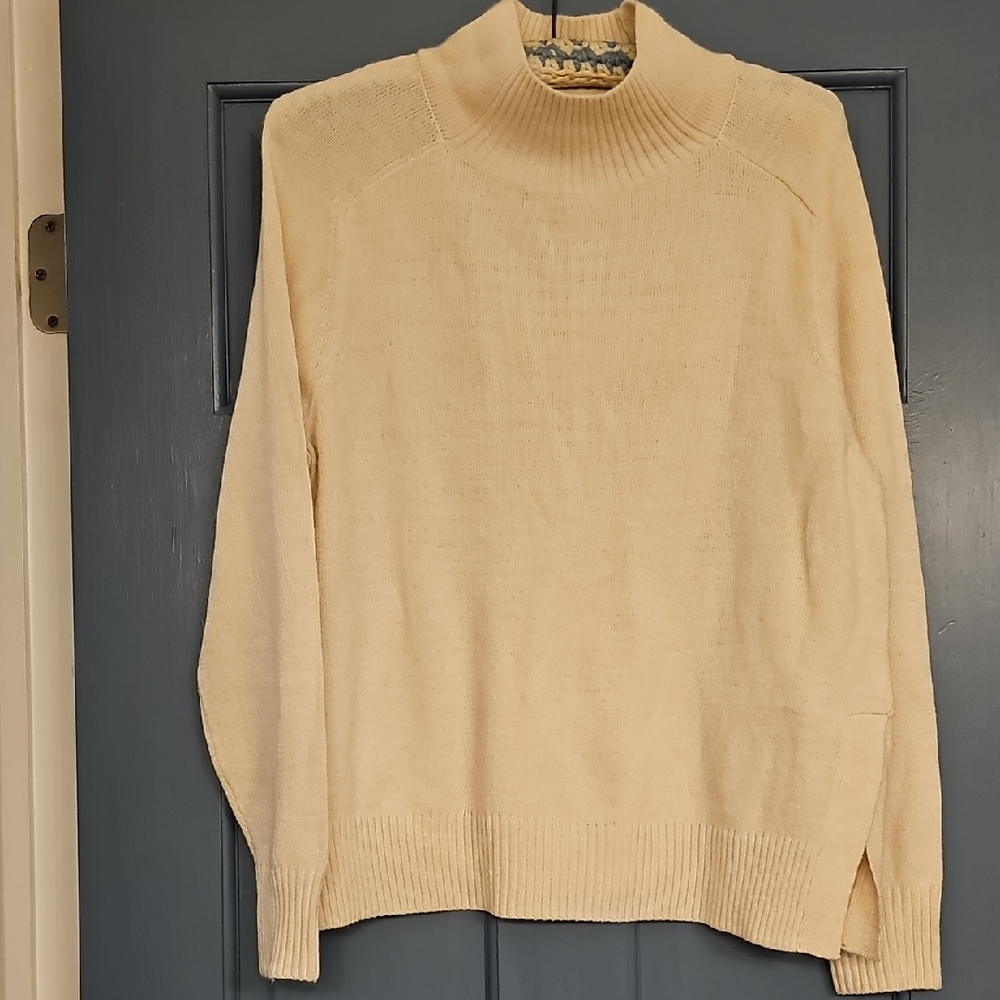 NEW Banana Republic Ivory Cream Knit Sweater women Small Modern Causal
